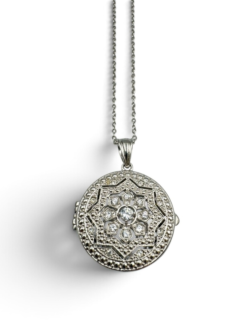 Vintage Avon Aromatherapy Diffuser Locket Necklace Rhinestone Silver Tone 15.5”